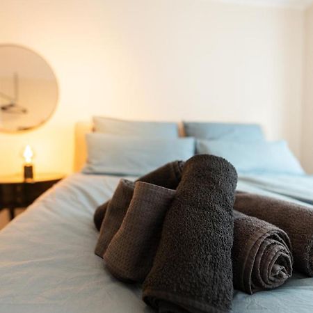 -Zentrale Wohnung-Balkon-Desingerkueche- Bielefeld Esterno foto