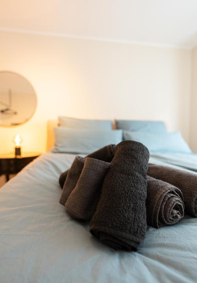 -Zentrale Wohnung-Balkon-Desingerkueche- Bielefeld Esterno foto