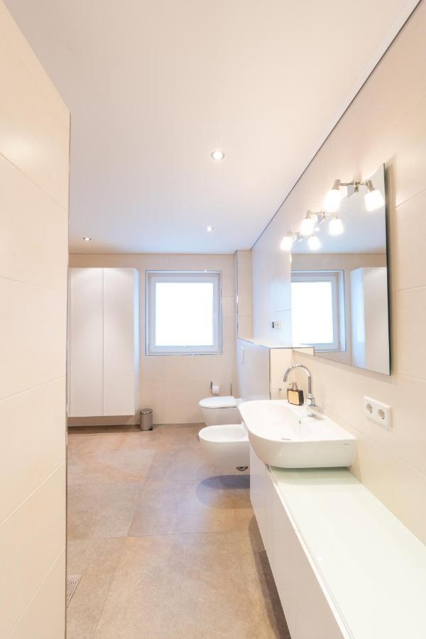 -Zentrale Wohnung-Balkon-Desingerkueche- Bielefeld Esterno foto