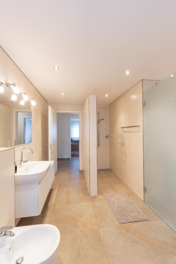 -Zentrale Wohnung-Balkon-Desingerkueche- Bielefeld Esterno foto